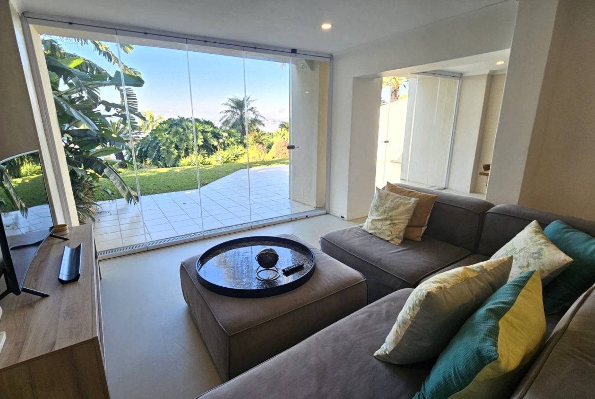 4 Bedroom Executive Apartment in Kosmos