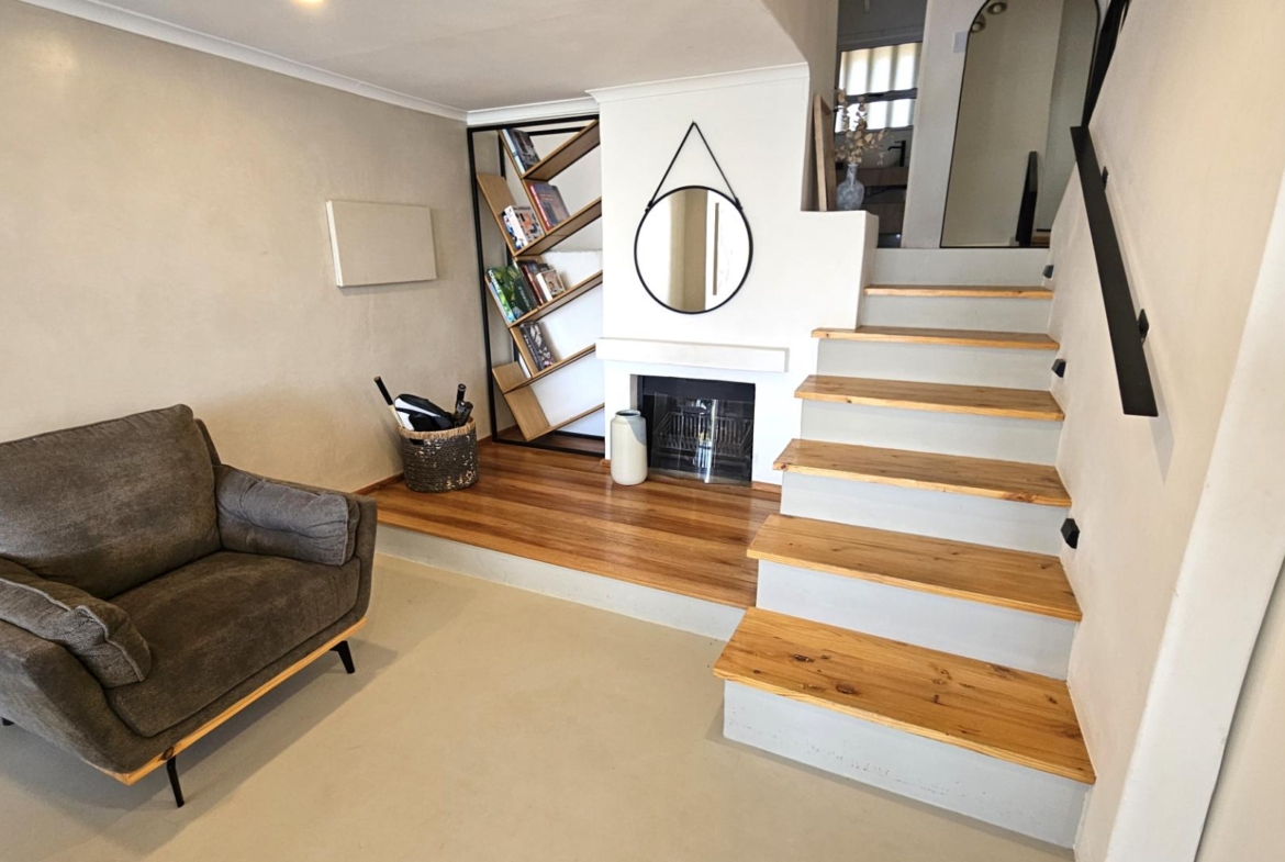 4 Bedroom Executive Apartment in Kosmos