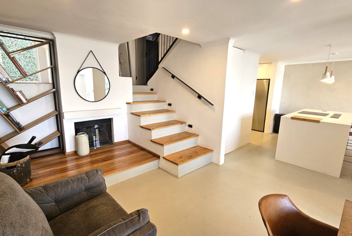 4 Bedroom Executive Apartment in Kosmos