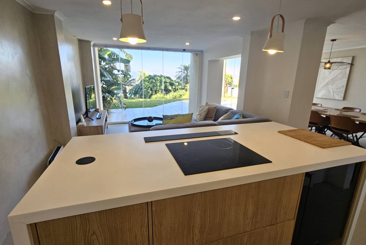 4 Bedroom Executive Apartment in Kosmos