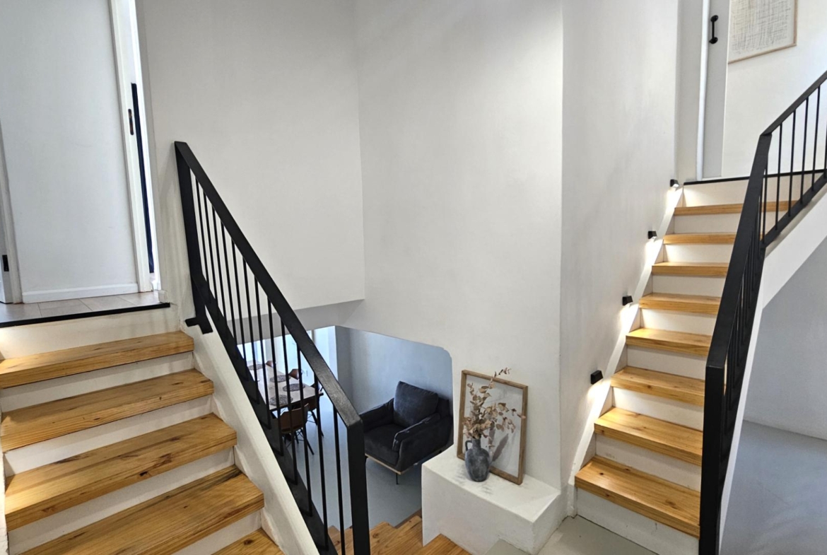 4 Bedroom Executive Apartment in Kosmos