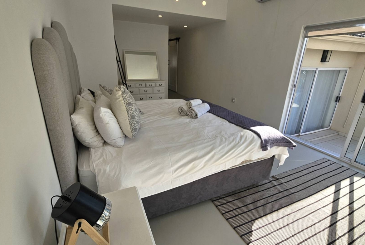 4 Bedroom Executive Apartment in Kosmos