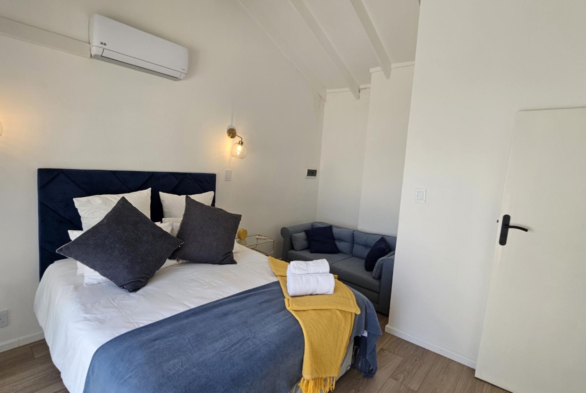 4 Bedroom Executive Apartment in Kosmos
