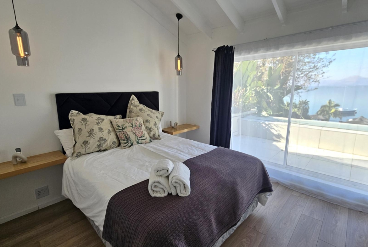 4 Bedroom Executive Apartment in Kosmos