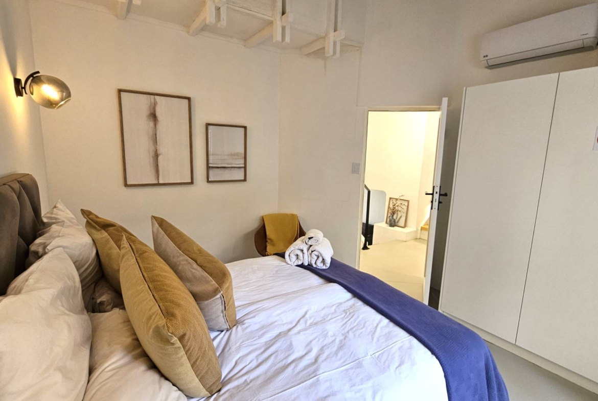 4 Bedroom Executive Apartment in Kosmos