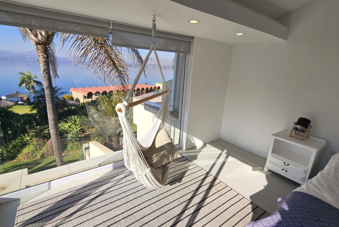 4 Bedroom Executive Apartment in Kosmos