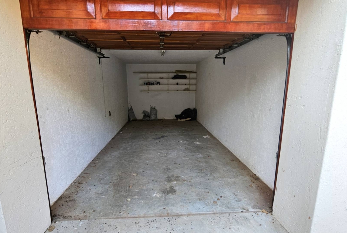 4 Bedroom Executive Apartment in Kosmos