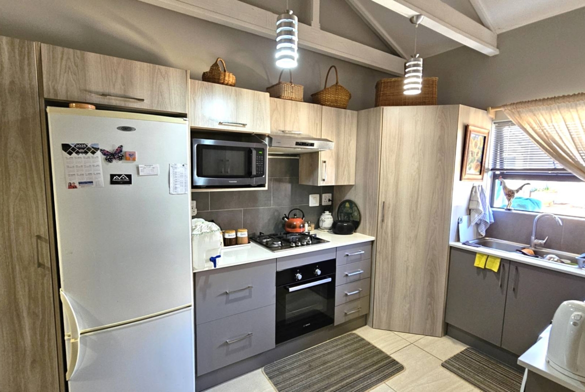 Elegant 2 Bedroom Retirement Home in Hartbeespoort