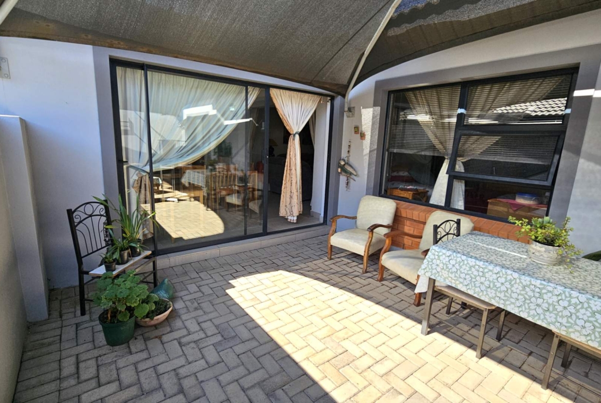 Elegant 2 Bedroom Retirement Home in Hartbeespoort