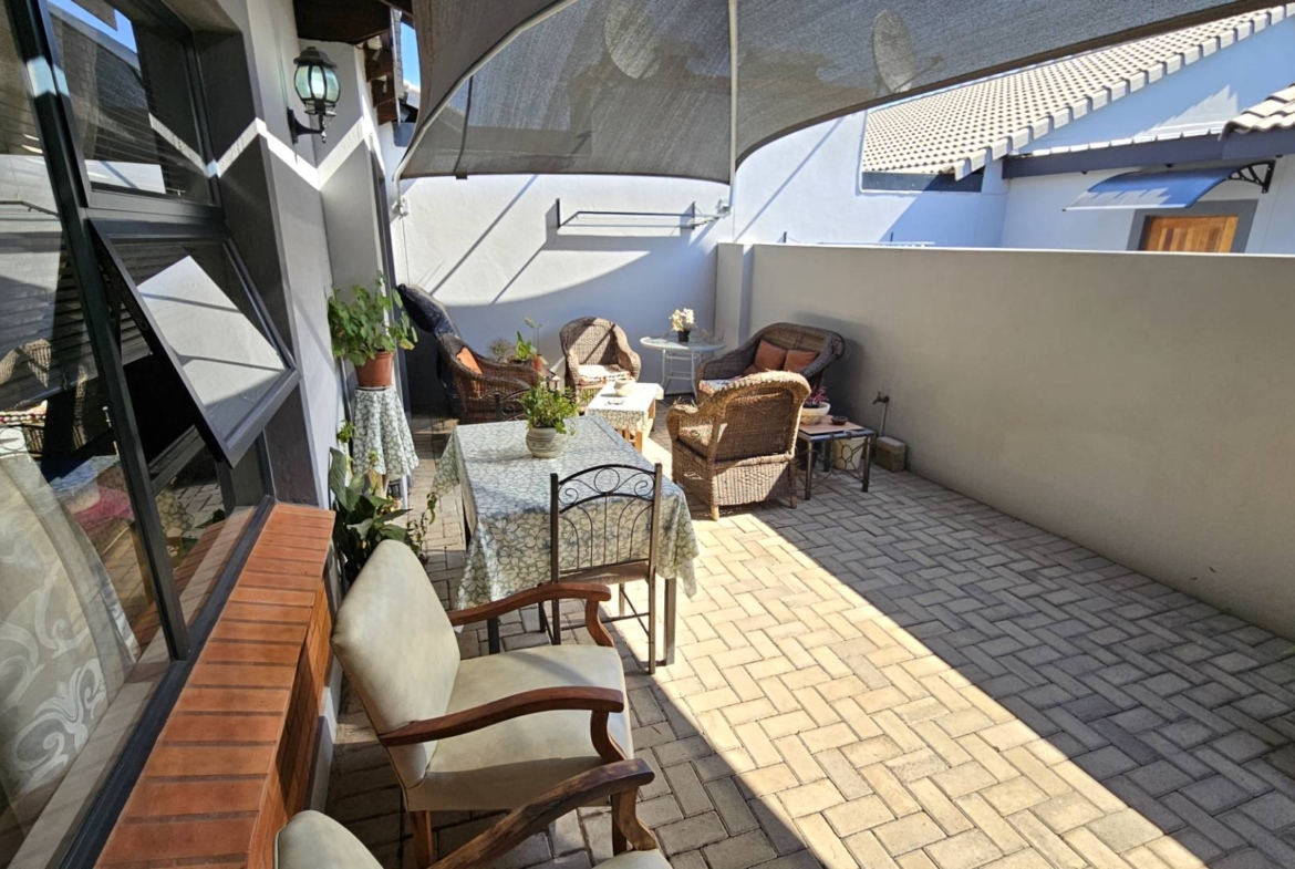Elegant 2 Bedroom Retirement Home in Hartbeespoort