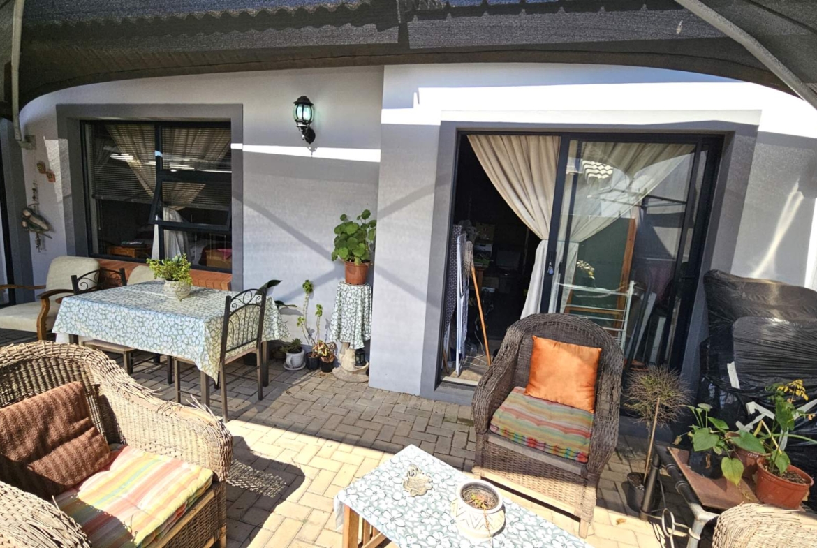 Elegant 2 Bedroom Retirement Home in Hartbeespoort