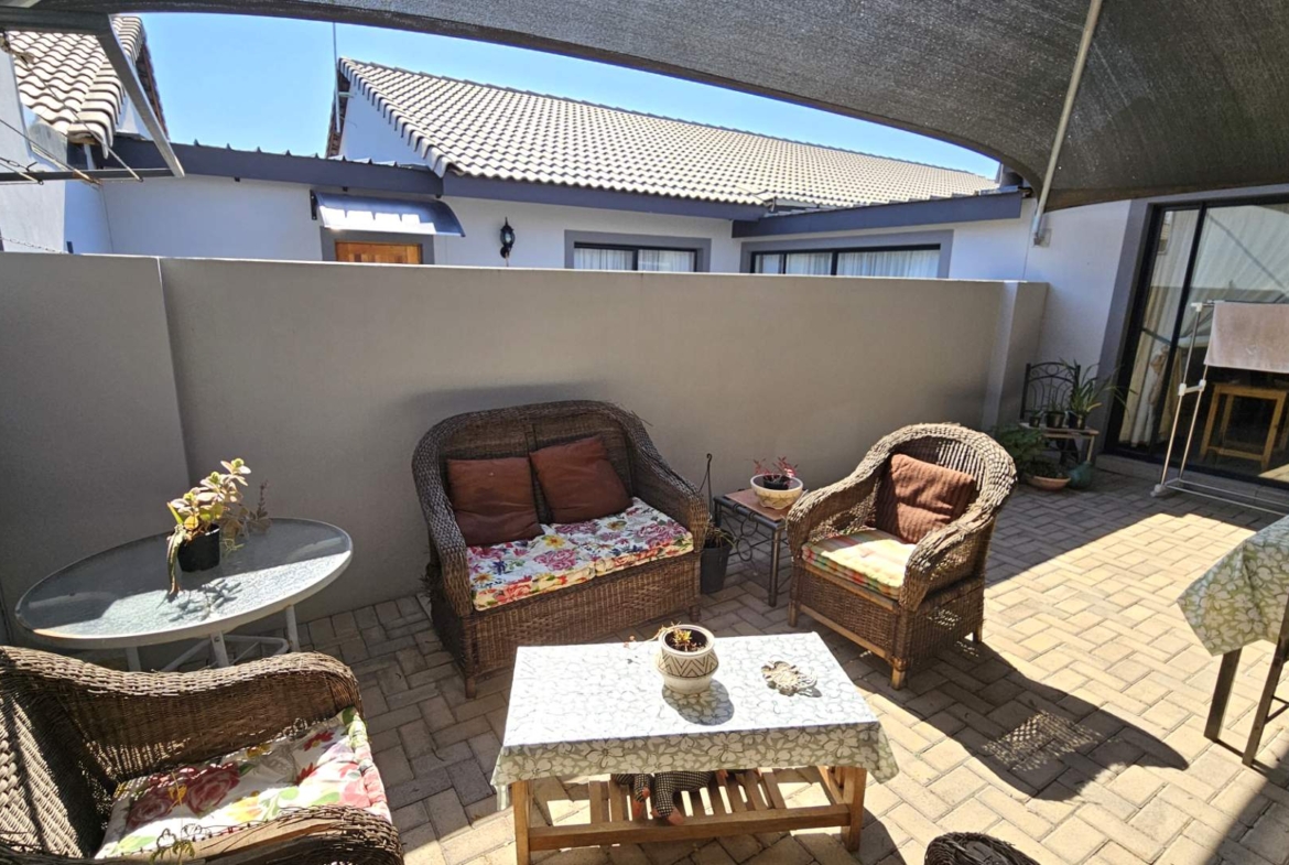 Elegant 2 Bedroom Retirement Home in Hartbeespoort