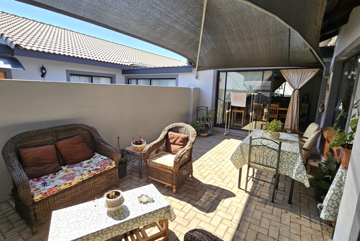 Elegant 2 Bedroom Retirement Home in Hartbeespoort