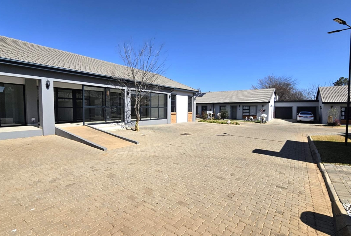 Elegant 2 Bedroom Retirement Home in Hartbeespoort