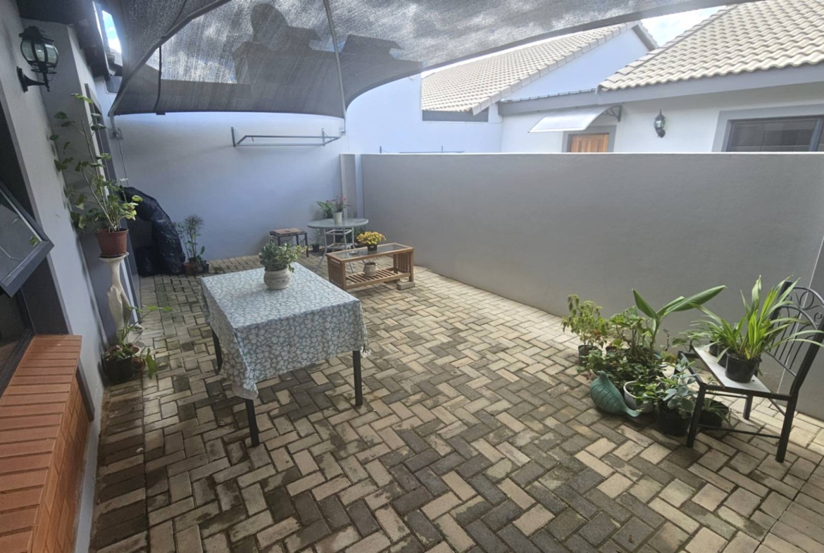 Elegant 2 Bedroom Retirement Home in Hartbeespoort
