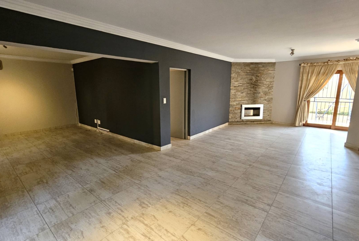 4 Bedroom Family Home With Pool In Melodie Hartbeespoort