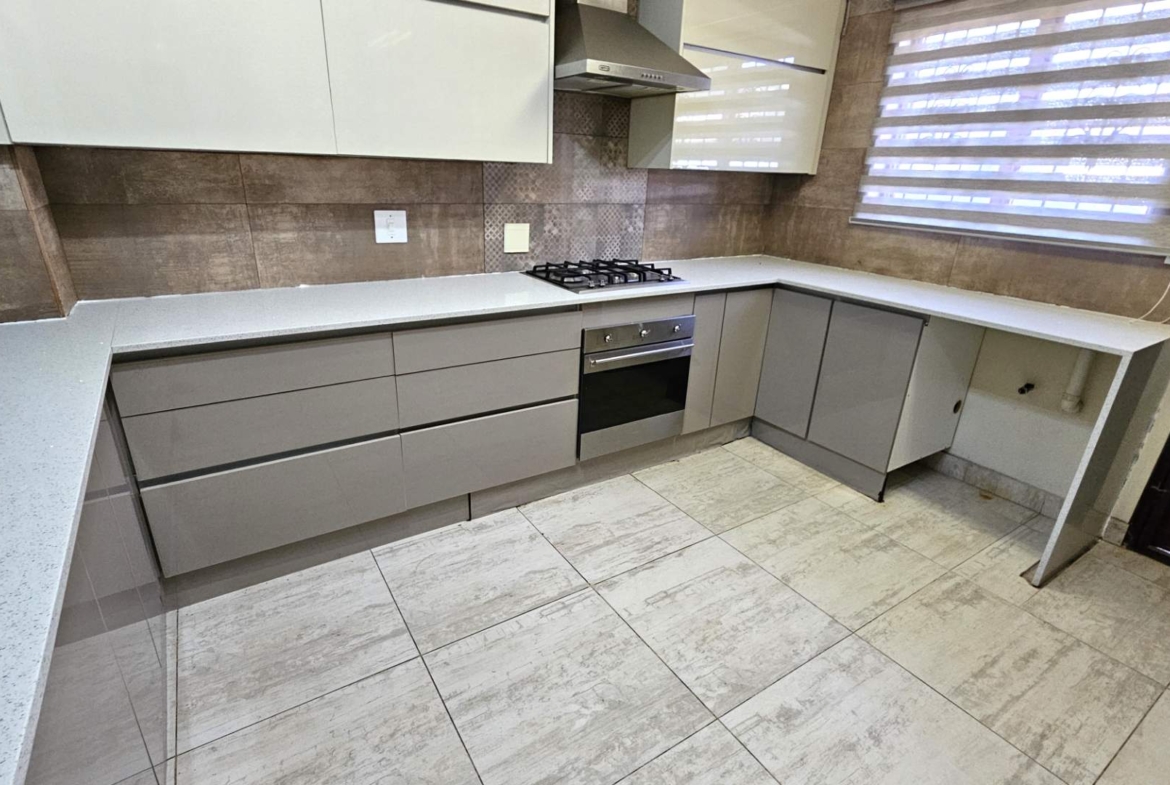 4 Bedroom Family Home With Pool In Melodie Hartbeespoort
