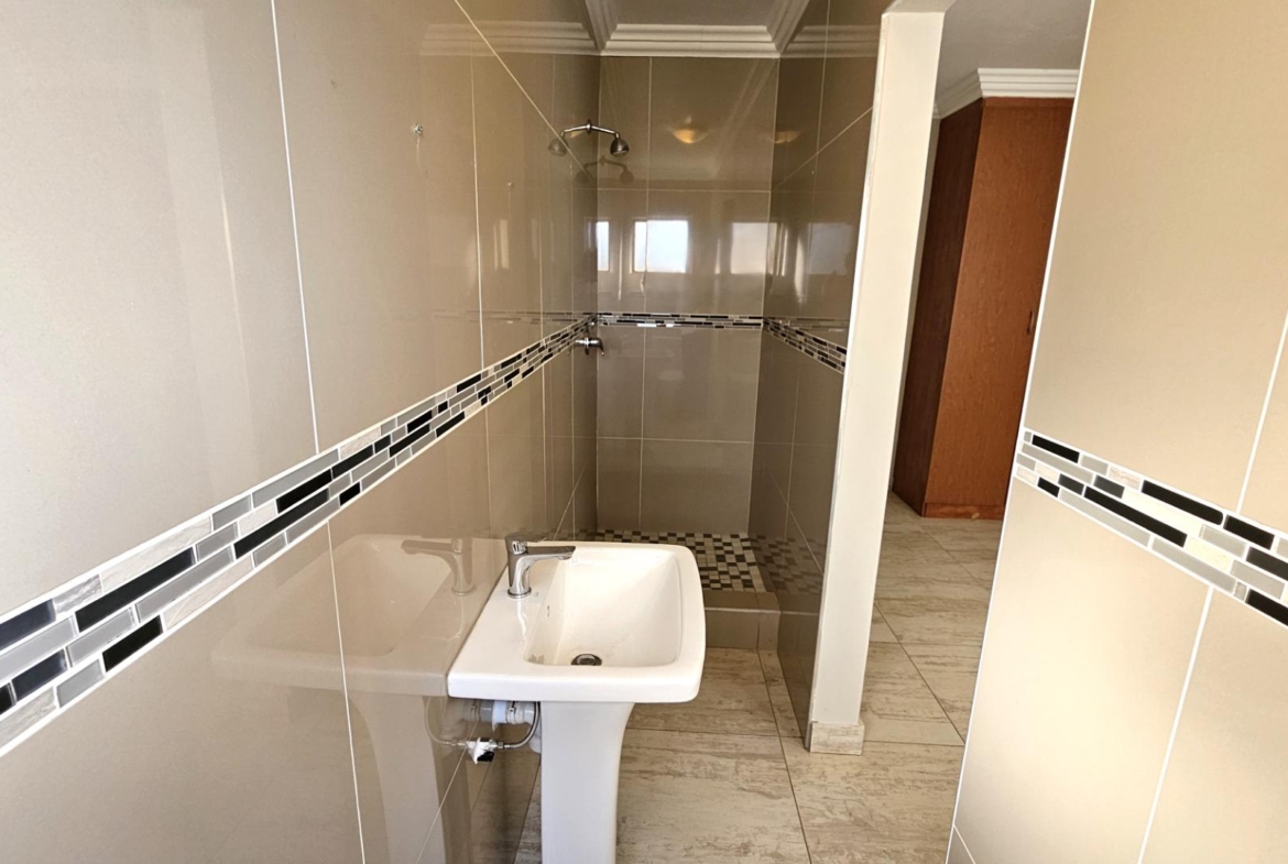 4 Bedroom Family Home With Pool In Melodie Hartbeespoort