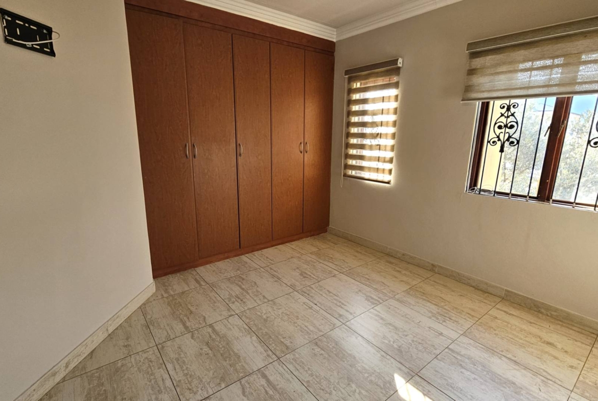 4 Bedroom Family Home With Pool In Melodie Hartbeespoort