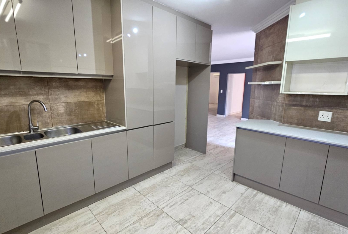 4 Bedroom Family Home With Pool In Melodie Hartbeespoort