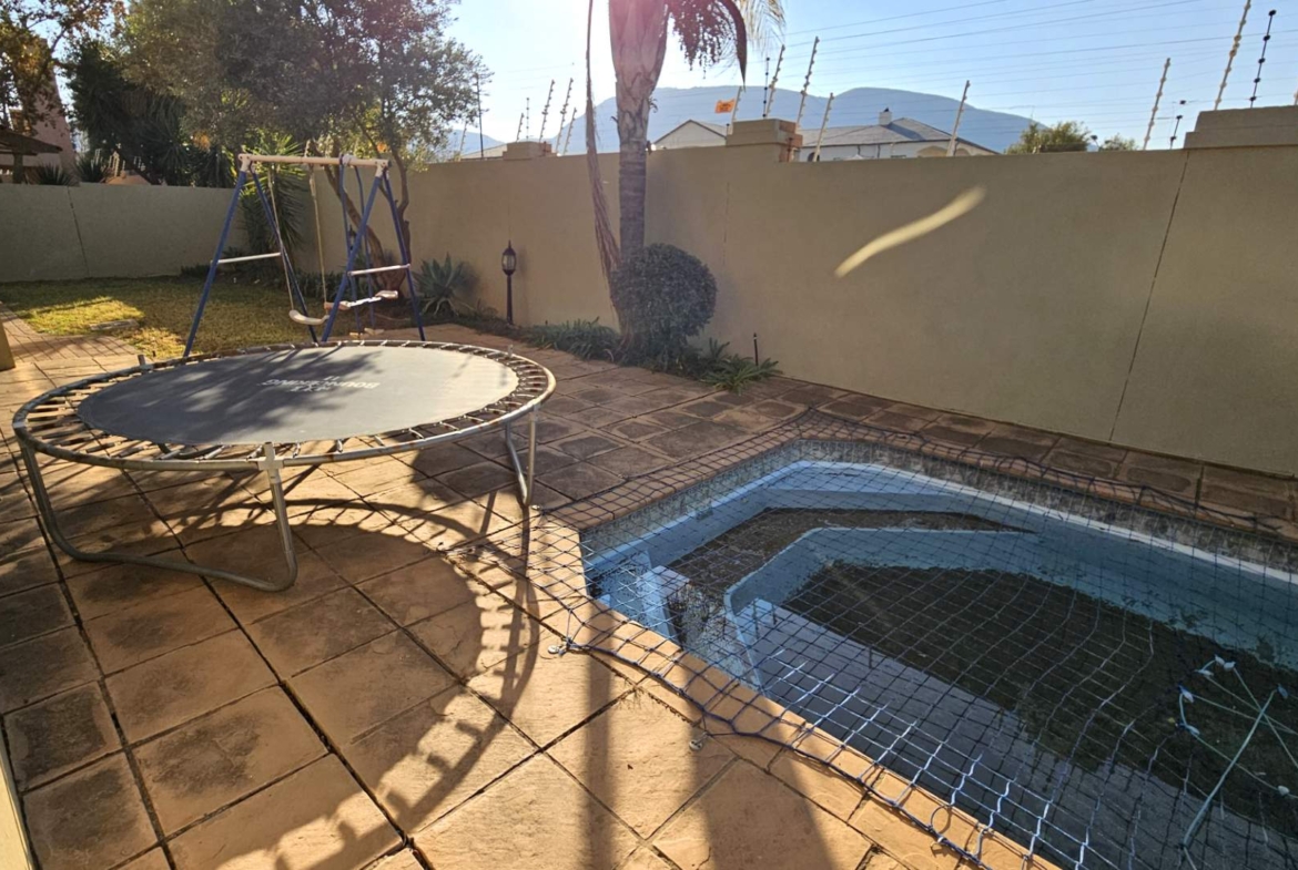 4 Bedroom Family Home With Pool In Melodie Hartbeespoort