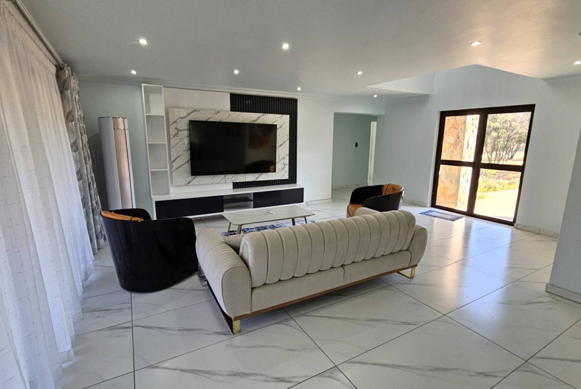 3 Bedroom Luxury Family Home In Estate d Afrique