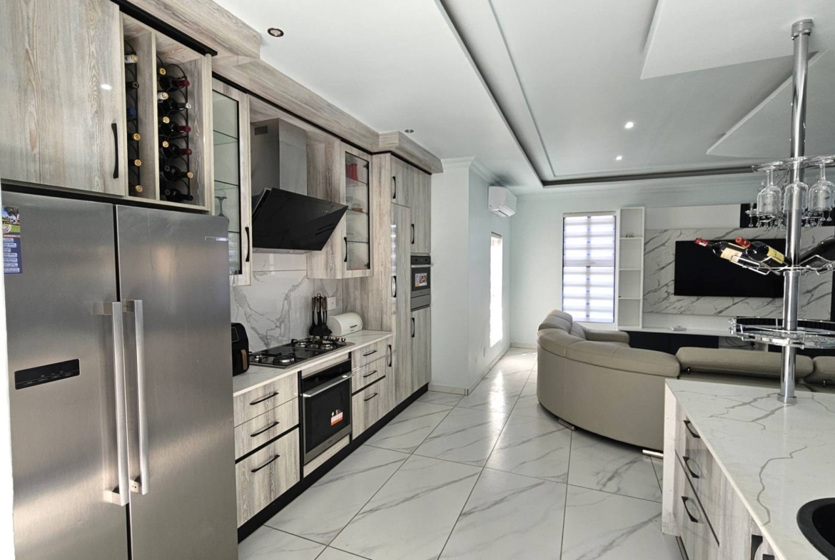 3 Bedroom Luxury Family Home In Estate d Afrique
