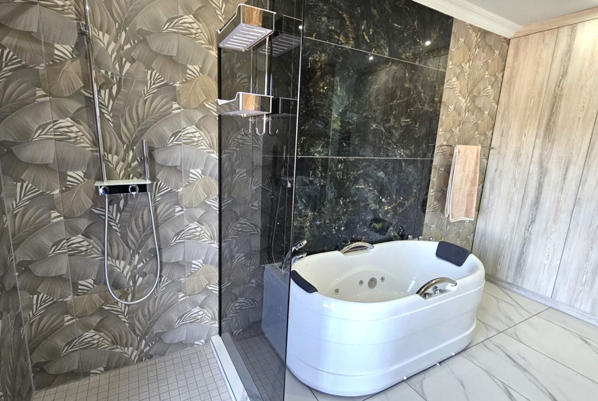 3 Bedroom Luxury Family Home In Estate d Afrique
