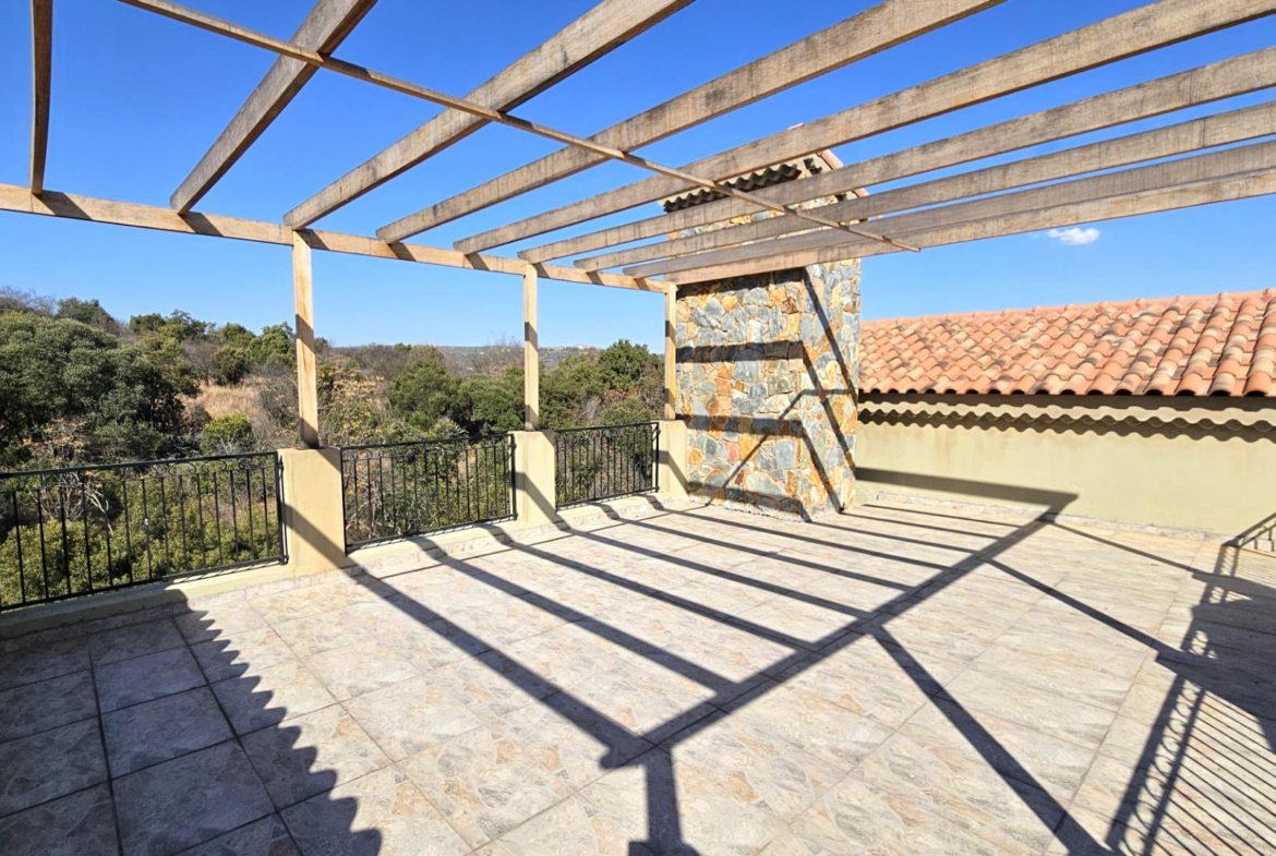 3 Bedroom Luxury Family Home In Estate d Afrique