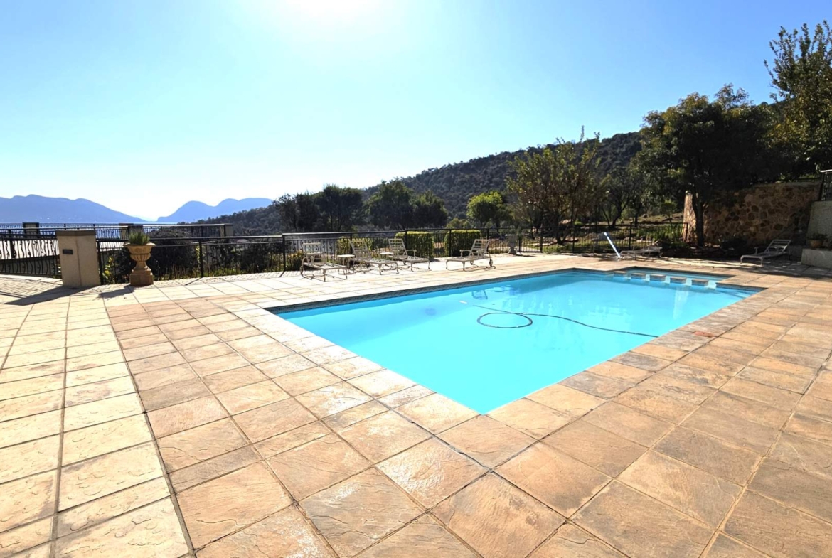 3 Bedroom Luxury Family Home In Estate d Afrique