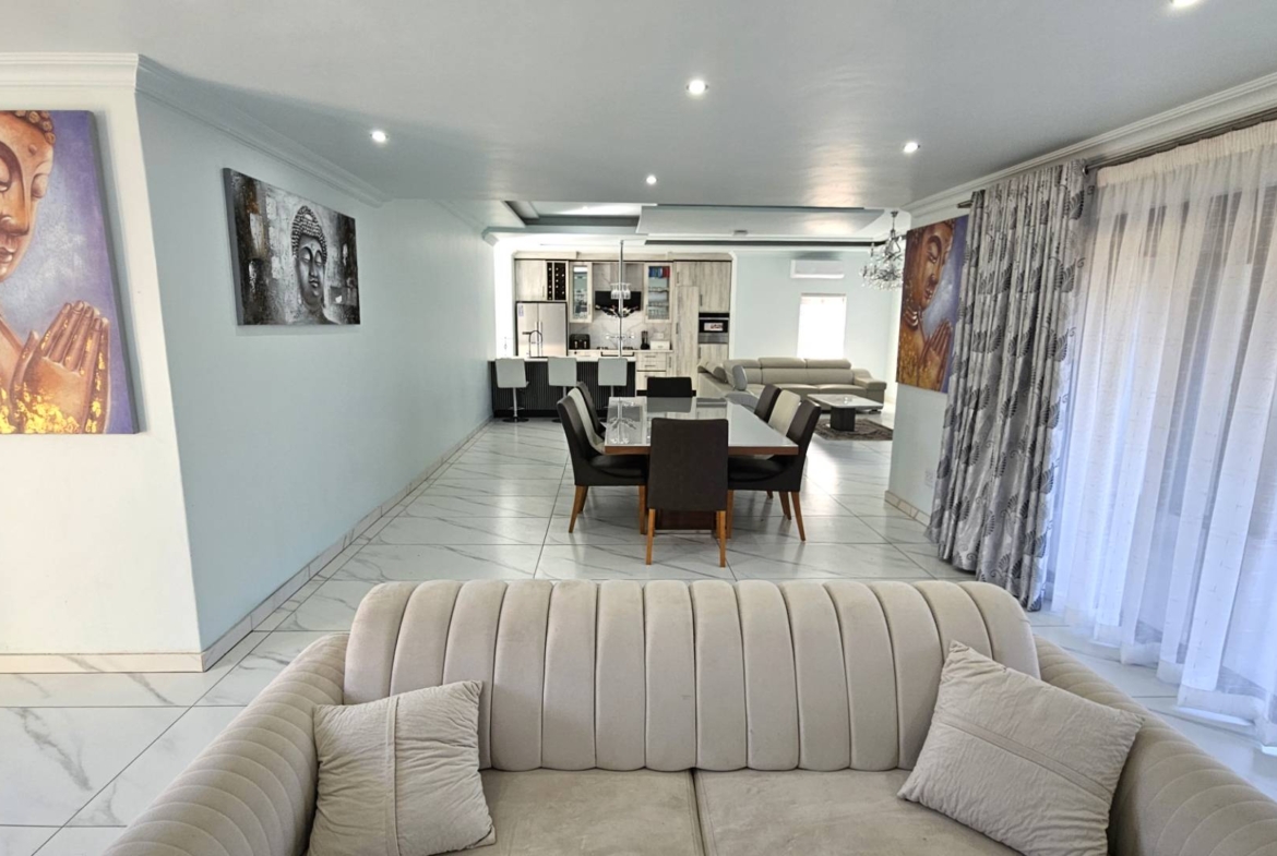3 Bedroom Luxury Family Home In Estate d Afrique