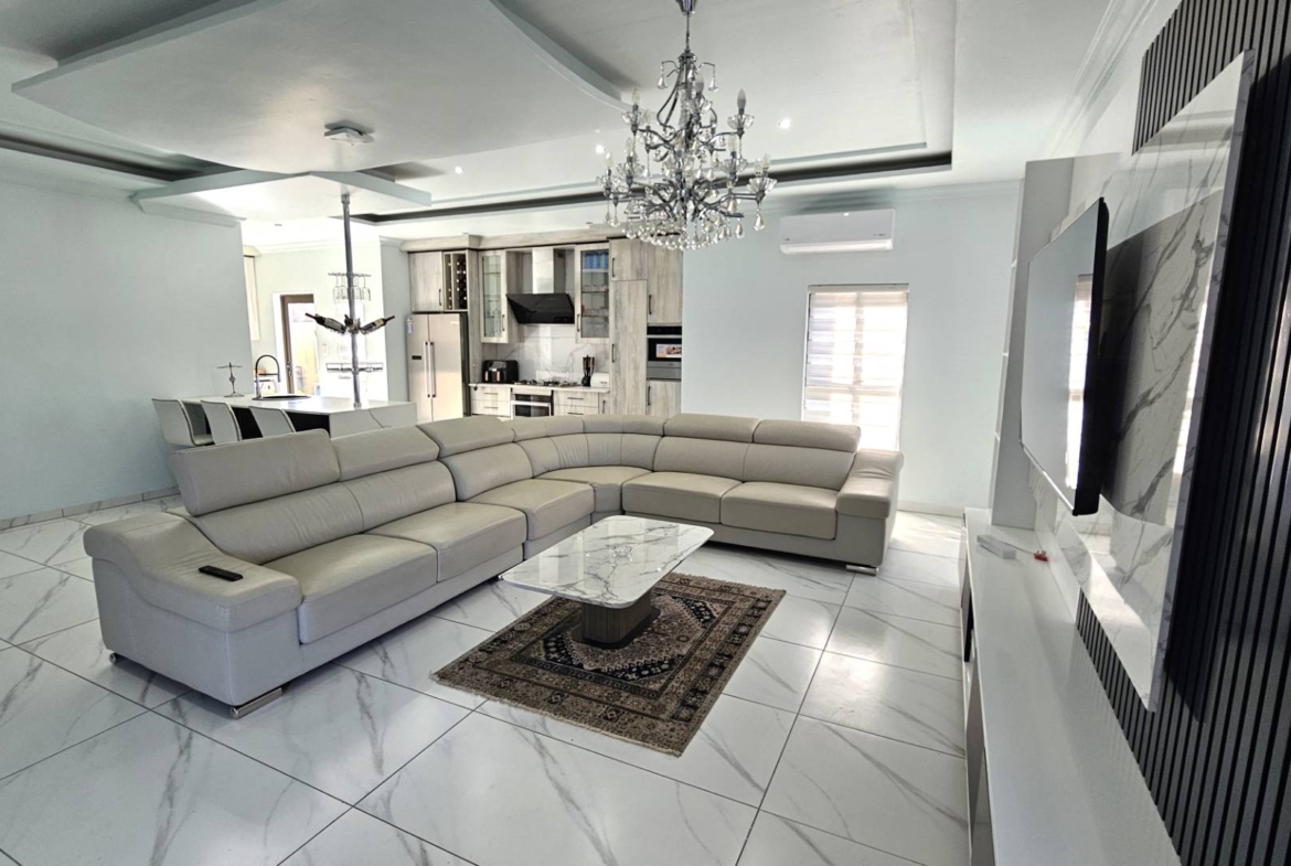 3 Bedroom Luxury Family Home In Estate d Afrique