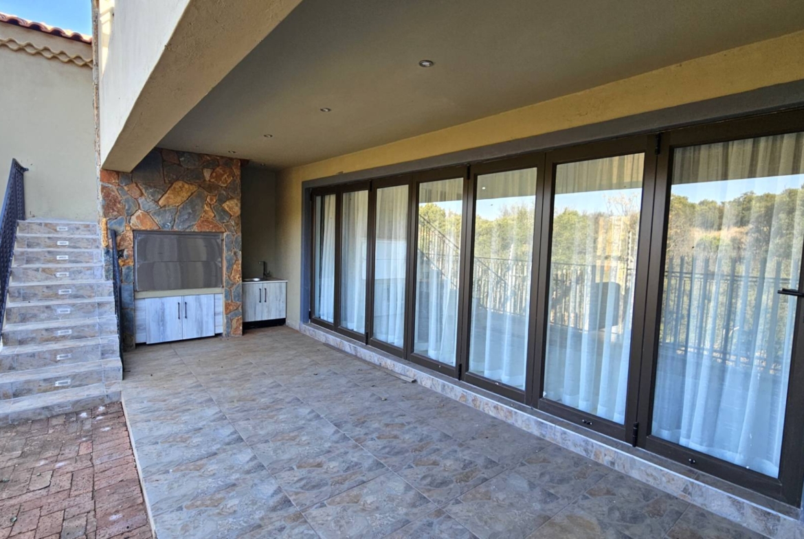 3 Bedroom Luxury Family Home In Estate d Afrique