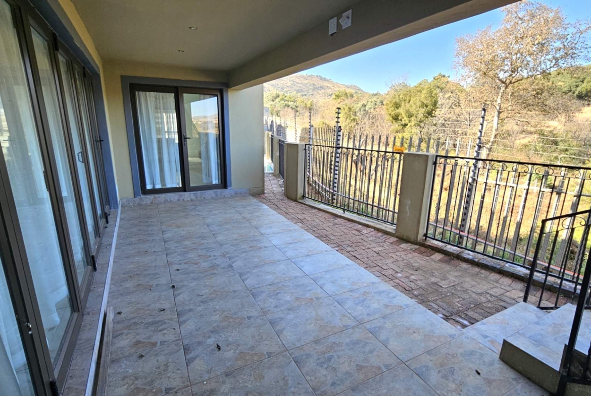 3 Bedroom Luxury Family Home In Estate d Afrique
