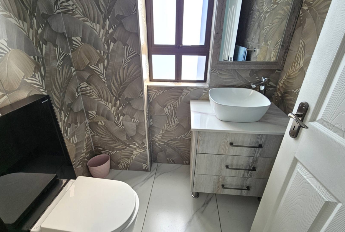 3 Bedroom Luxury Family Home In Estate d Afrique