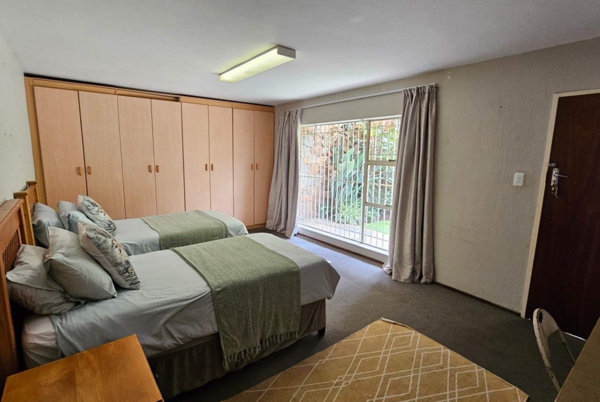 Spacious 5 Bedroom Family Home in Schoemansville Hartbeespoort