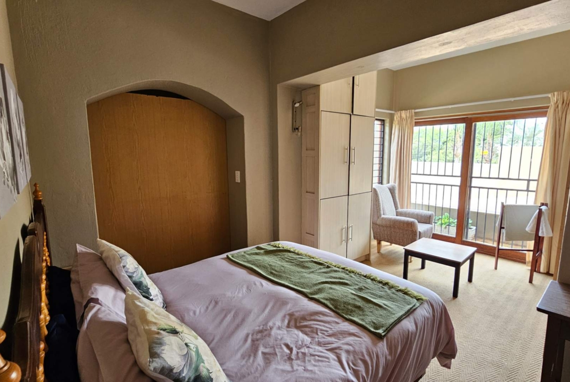 Spacious 5 Bedroom Family Home in Schoemansville Hartbeespoort