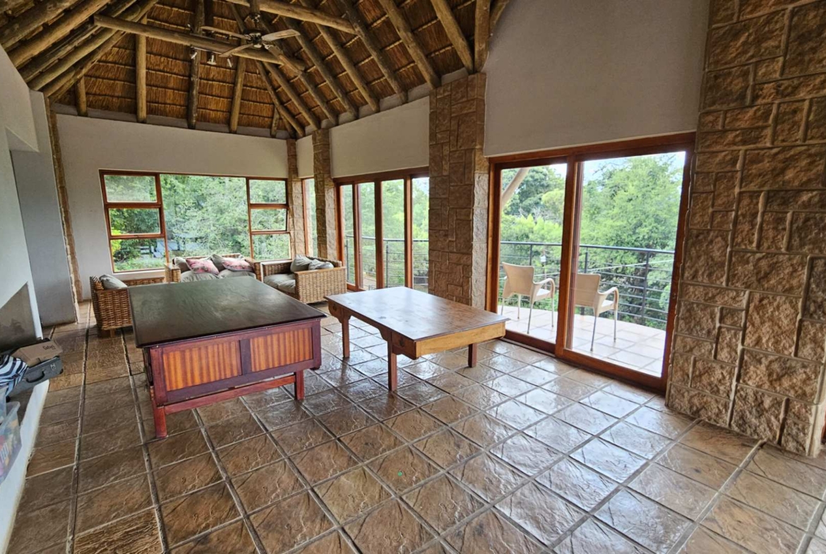 Spacious 5 Bedroom Family Home in Schoemansville Hartbeespoort