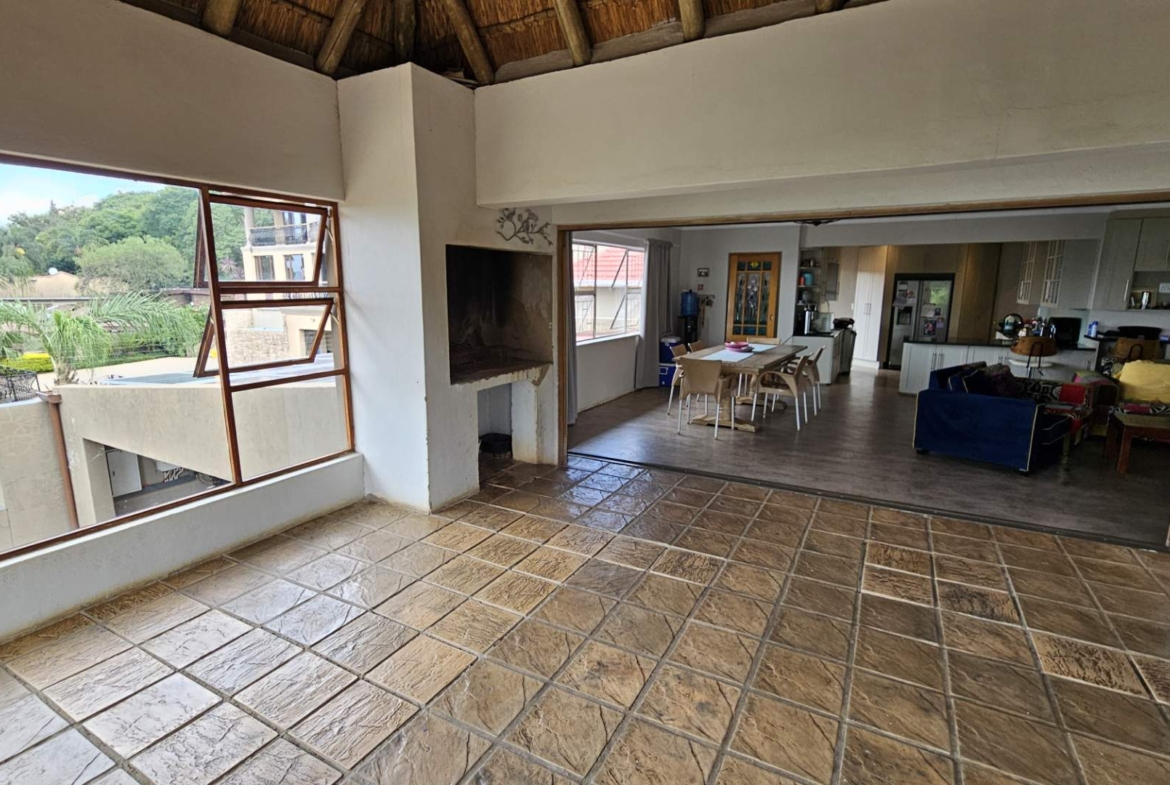 Spacious 5 Bedroom Family Home in Schoemansville Hartbeespoort
