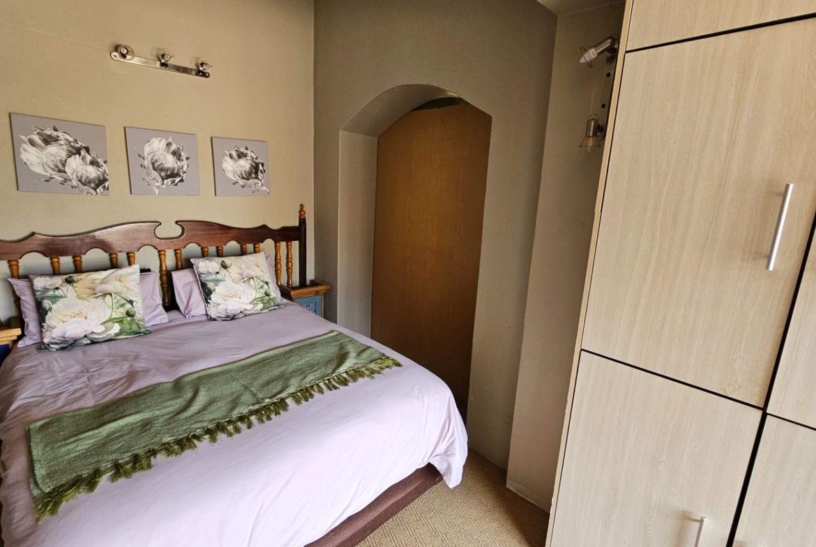 Spacious 5 Bedroom Family Home in Schoemansville Hartbeespoort