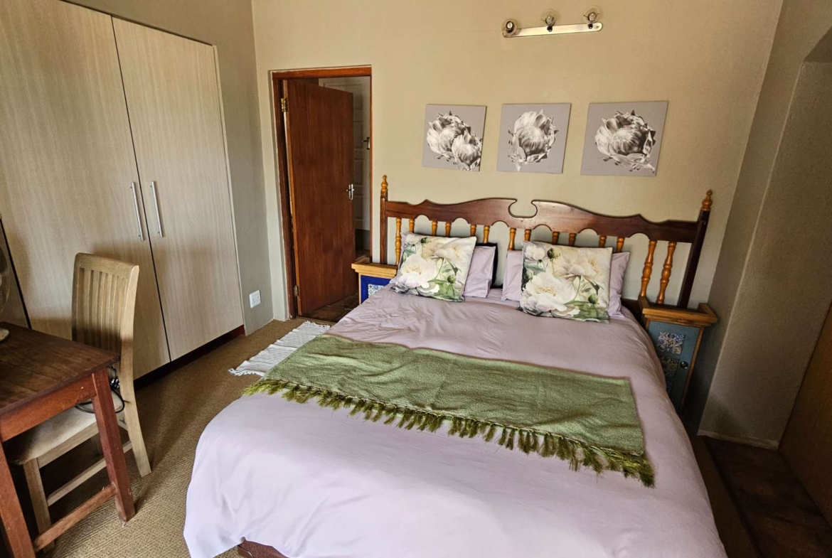 Spacious 5 Bedroom Family Home in Schoemansville Hartbeespoort