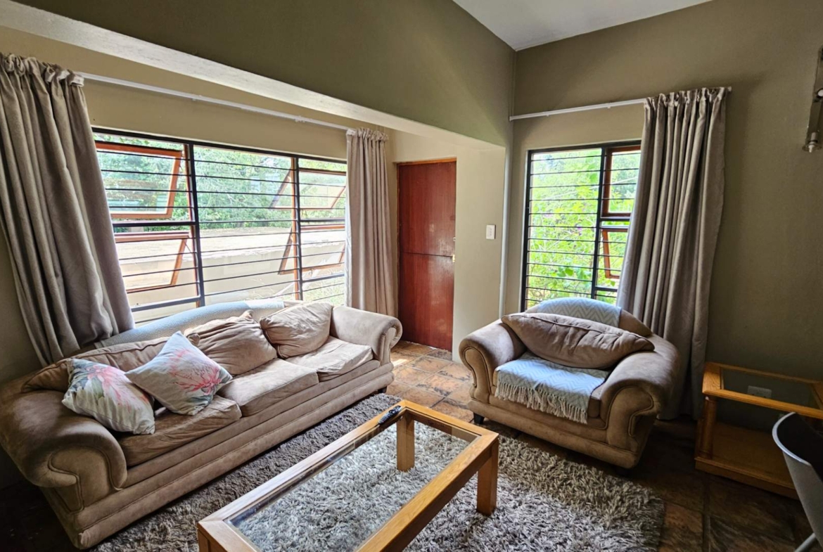 Spacious 5 Bedroom Family Home in Schoemansville Hartbeespoort