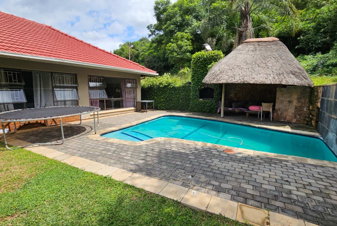 Spacious 5 Bedroom Family Home in Schoemansville Hartbeespoort