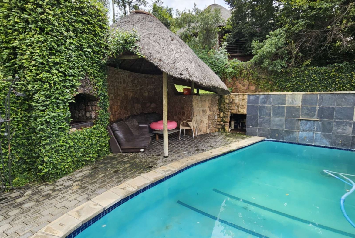 Spacious 5 Bedroom Family Home in Schoemansville Hartbeespoort