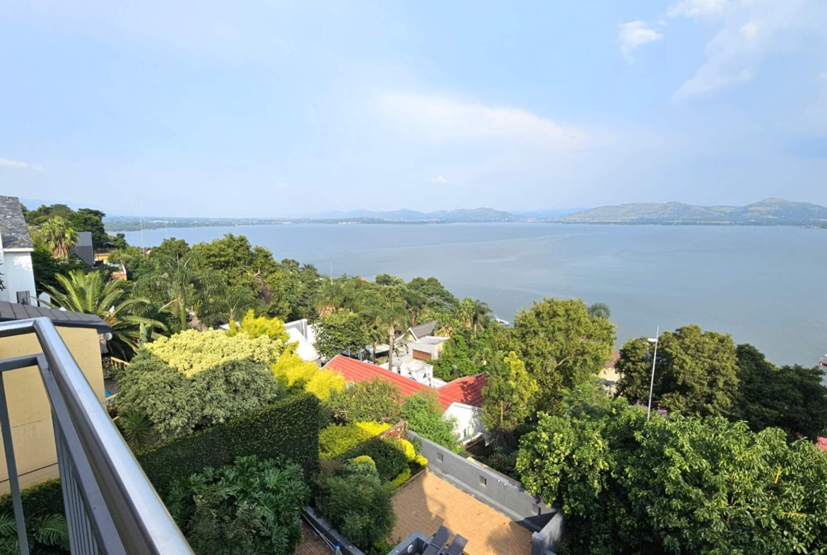 Executive 3 Bedroom Multi Level House in Kosmos