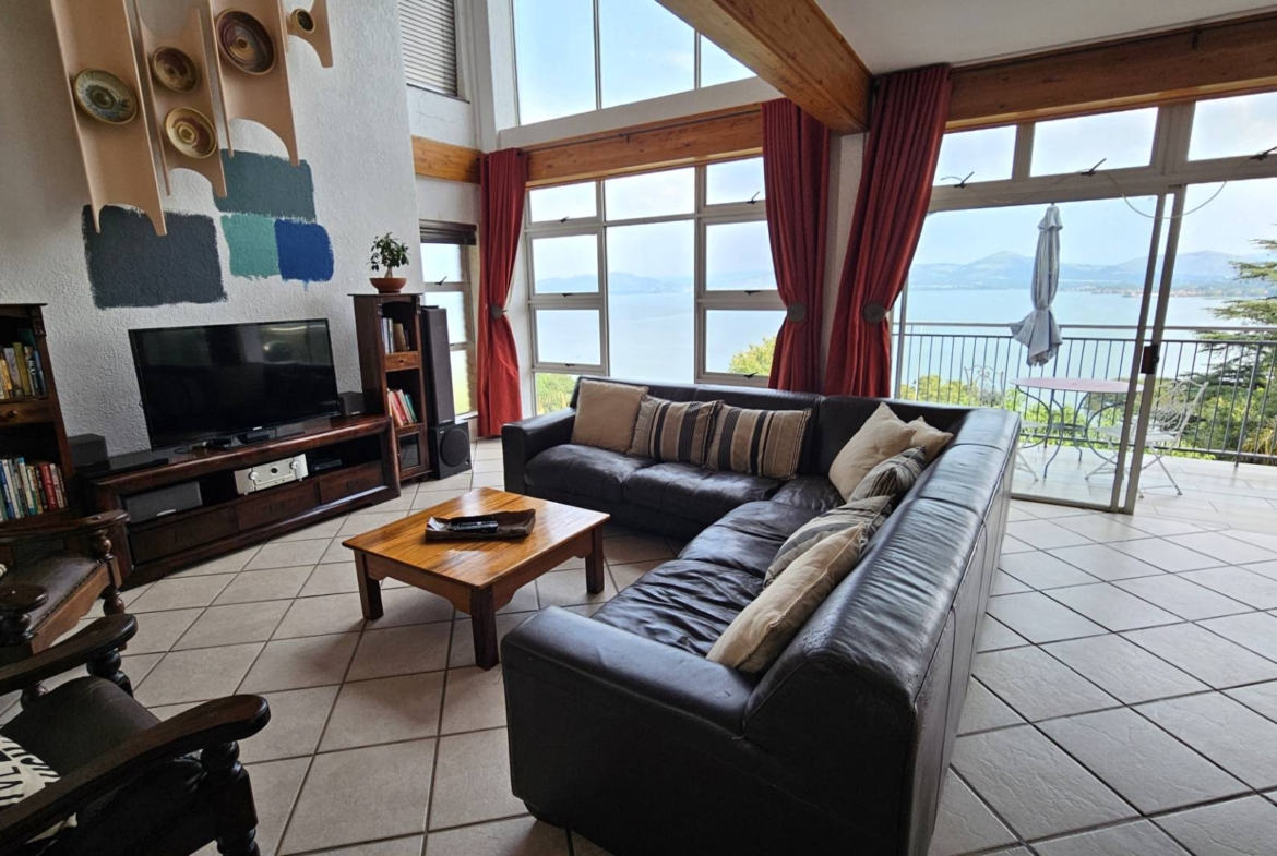 Executive 3 Bedroom Multi Level House in Kosmos