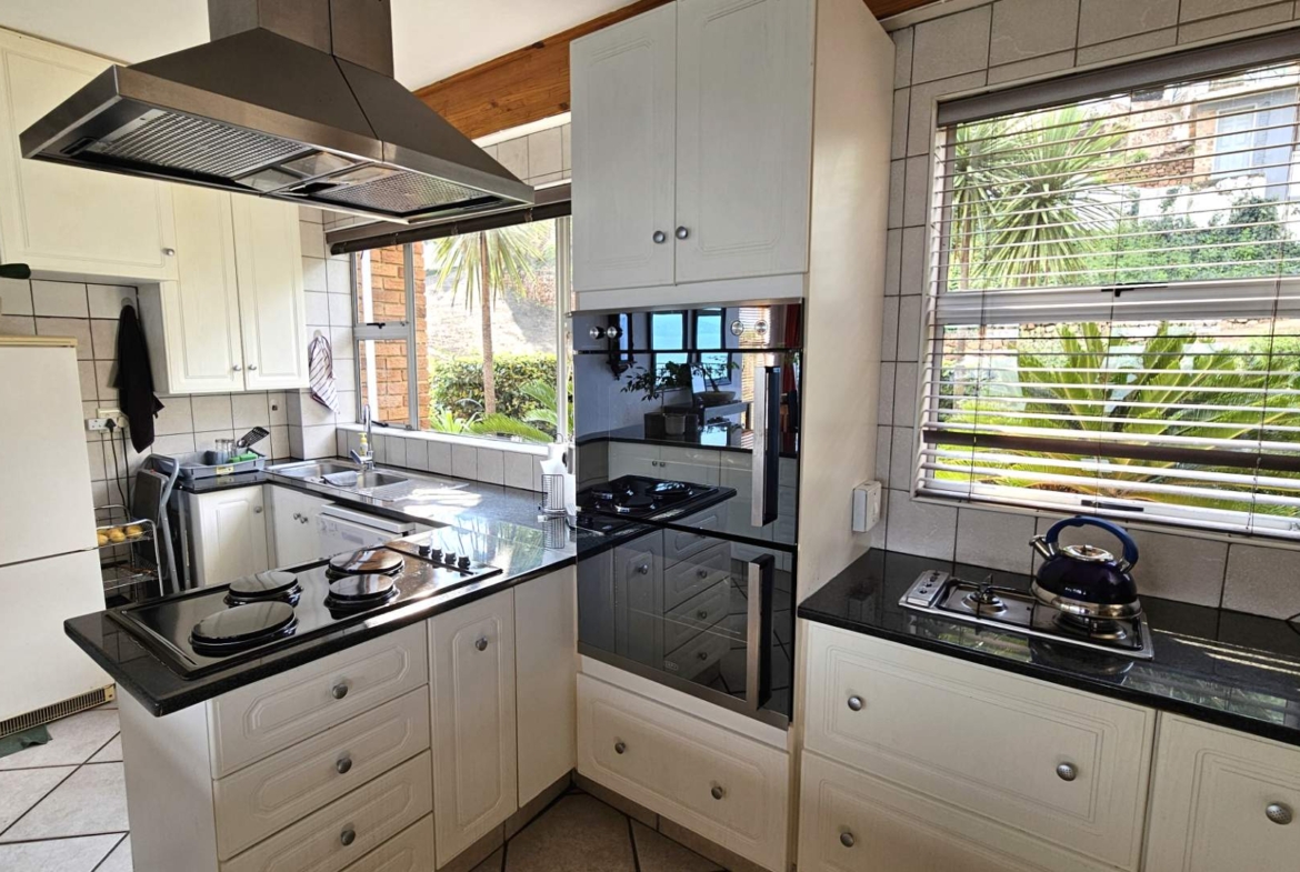 Executive 3 Bedroom Multi Level House in Kosmos