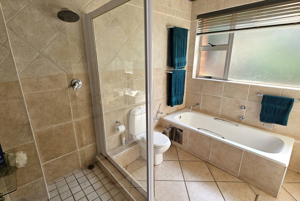 Executive 3 Bedroom Multi Level House in Kosmos