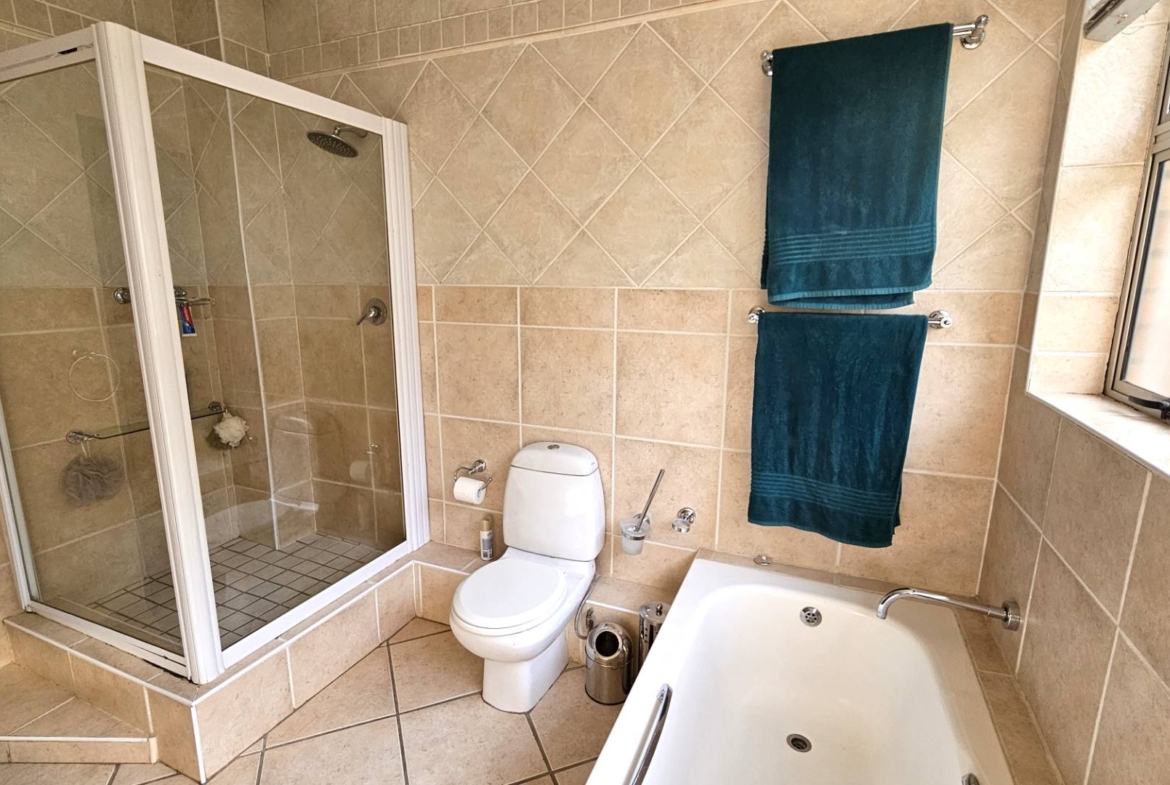 Executive 3 Bedroom Multi Level House in Kosmos