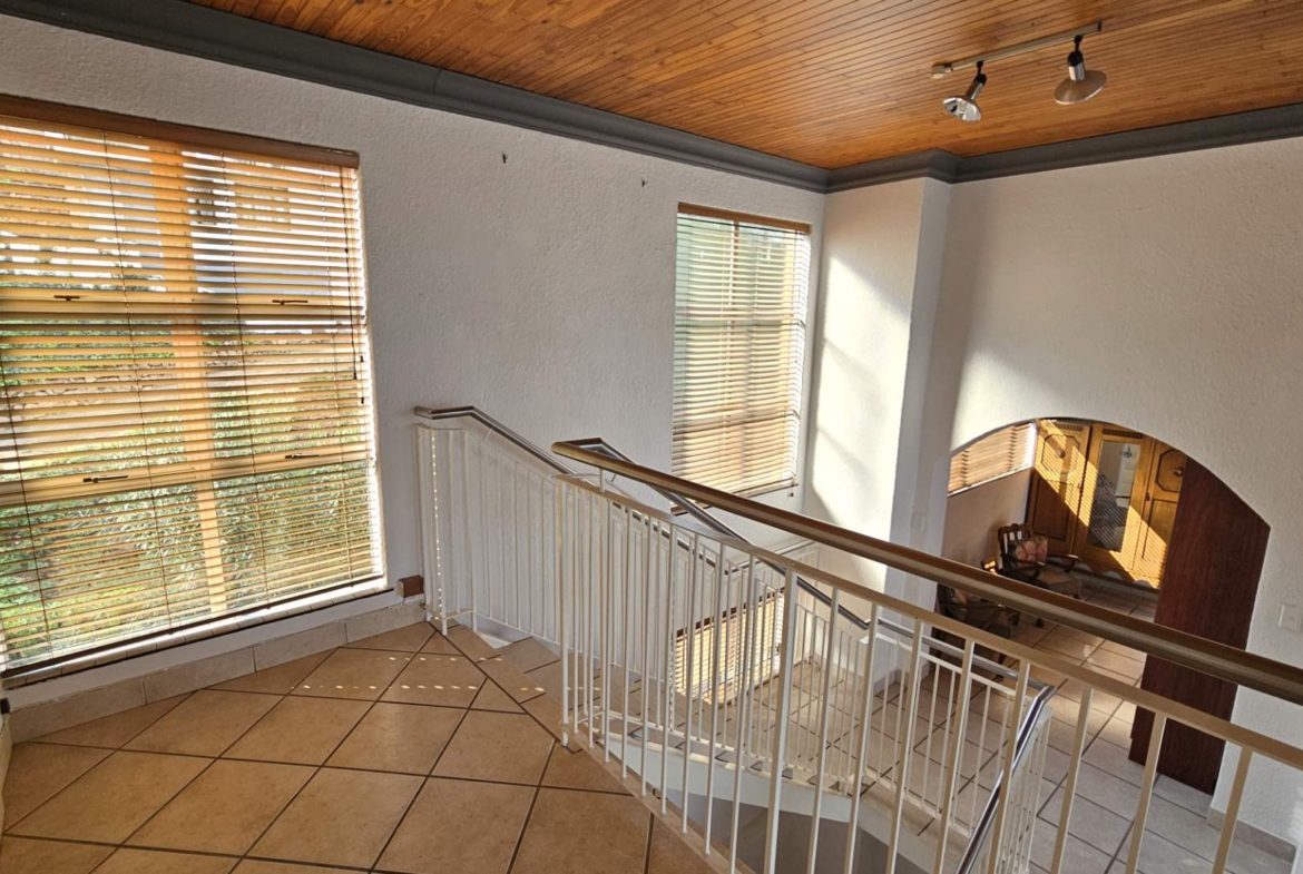 Executive 3 Bedroom Multi Level House in Kosmos